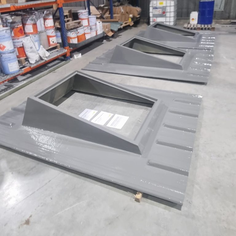 Costiere Velux 114*118 monobloc Polyester facile à poser profil 45 333